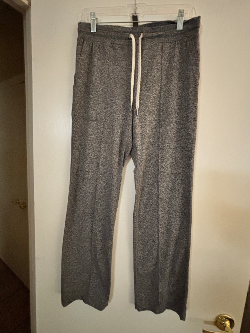 Vuori leisure pants